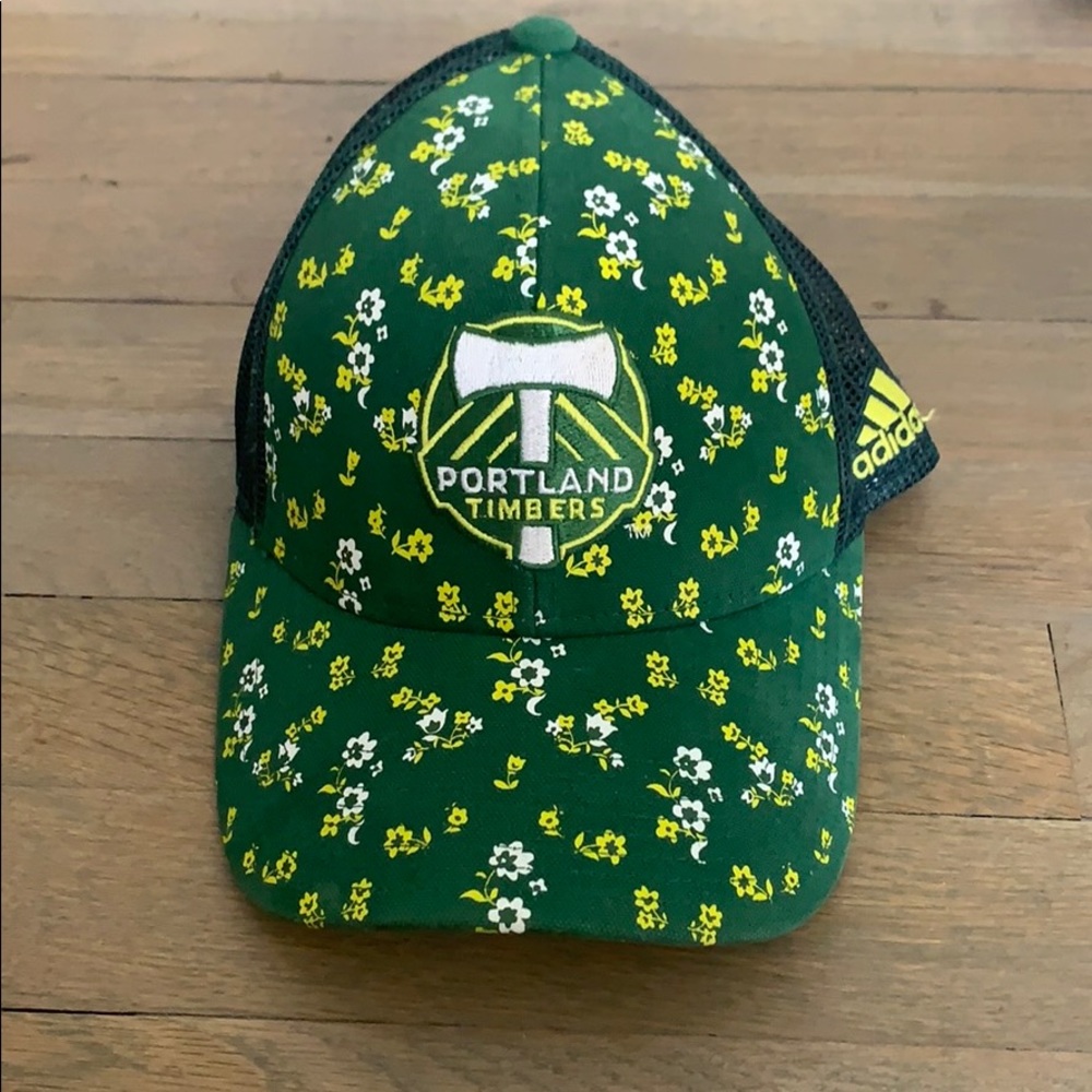 A Timbers hat